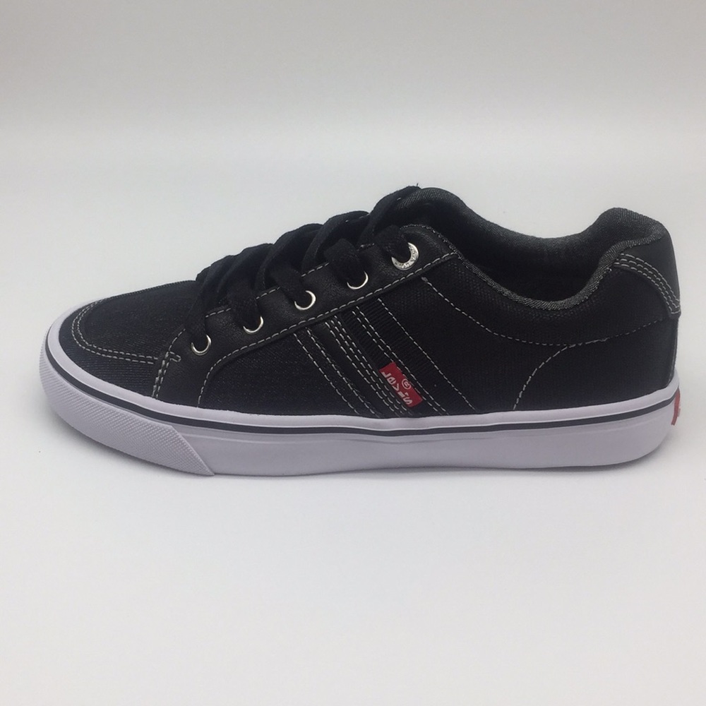 Levi’s denim shoes. Size 3.5. Brand NEW